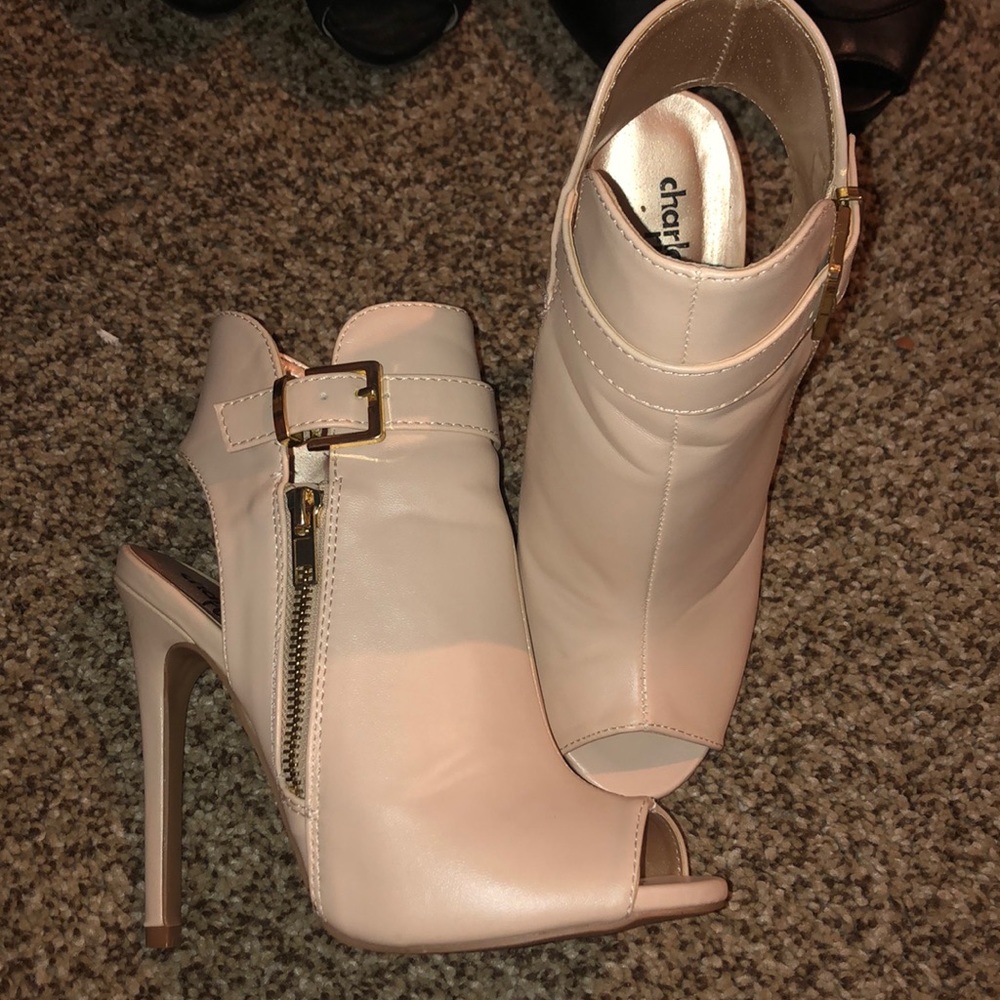 Beige/Cream Heels